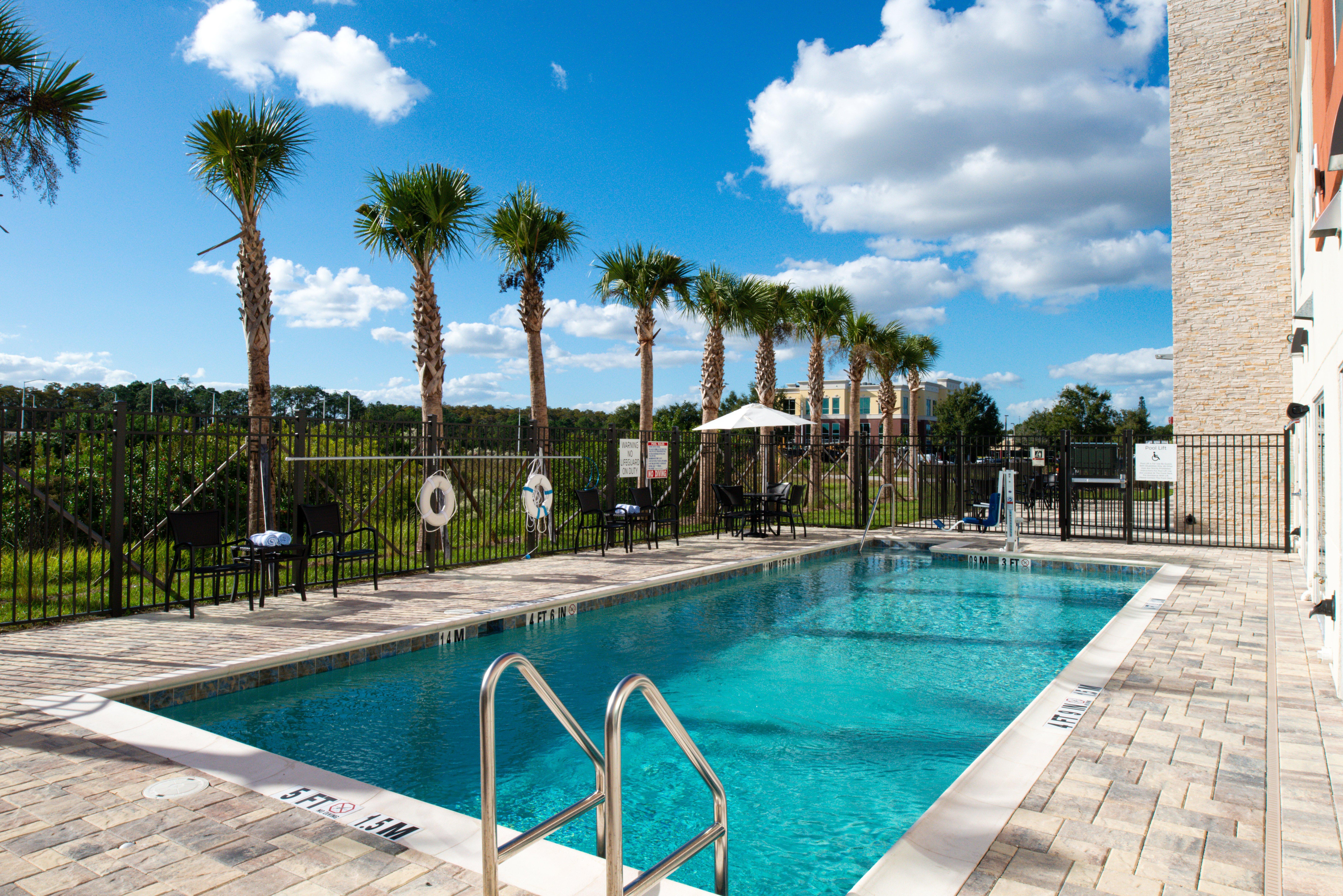 Holiday Inn Express Orlando - South Park By Ihg 윌리엄즈버그 외부 사진
