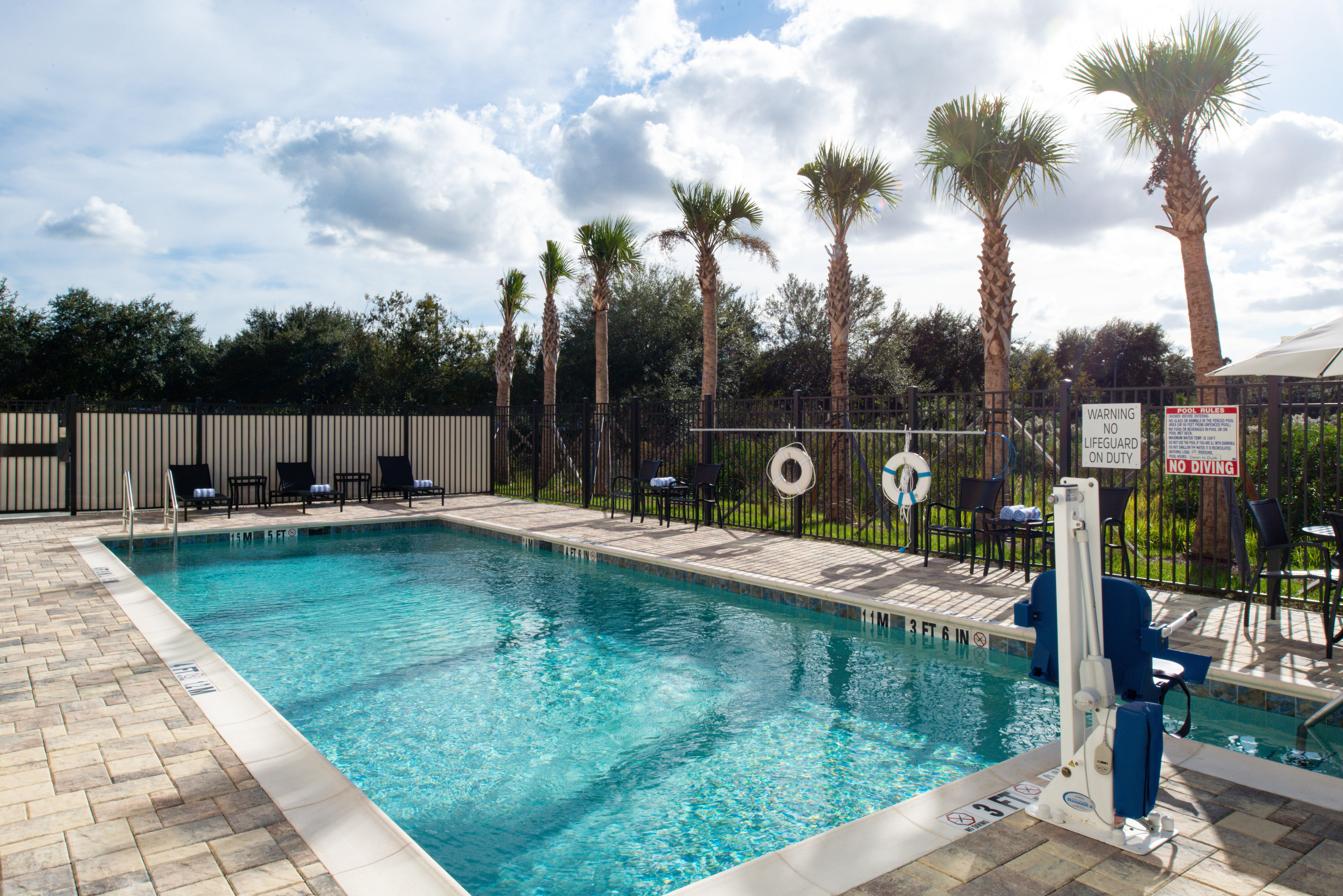 Holiday Inn Express Orlando - South Park By Ihg 윌리엄즈버그 외부 사진